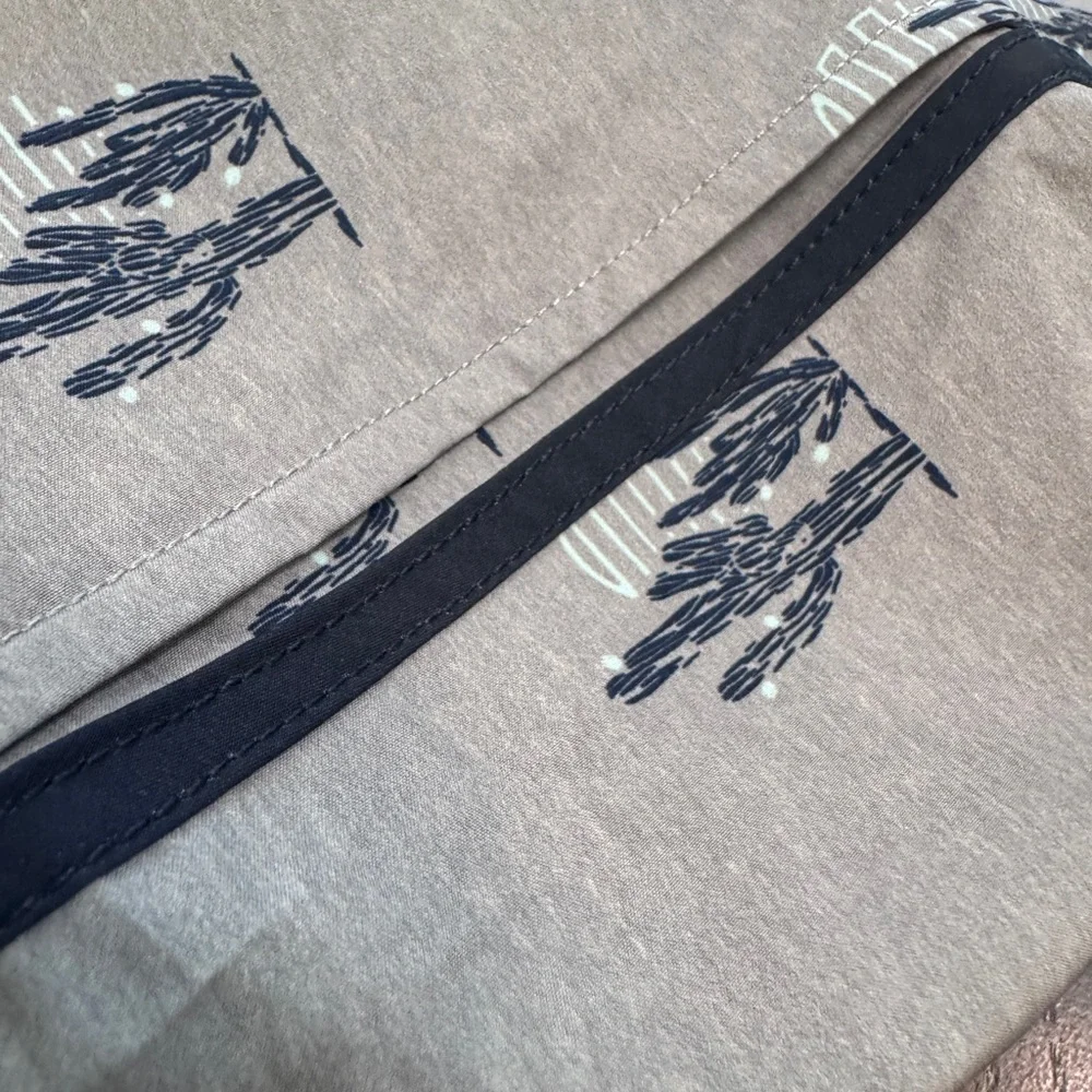 Travis Matthew Men's Swim Shorts in Gray with Cactus Print size 36 nwt
